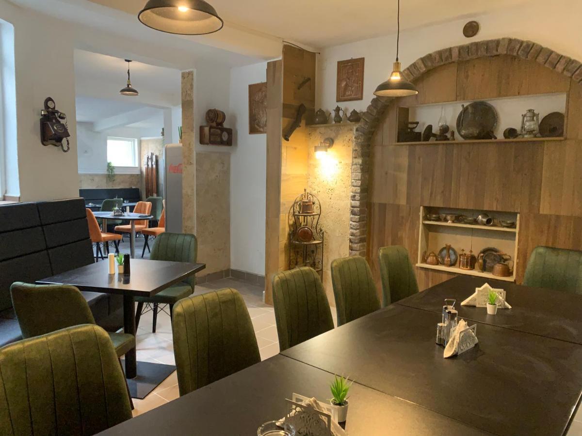Apartmani & Restoran -S O K O- Sjenica Eksteriør bilde